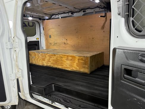 Used 2018 Ford Transit 250 w/ Exterior Upgrade Package image 5