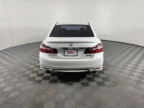 Used 2017 Honda Accord Sport Special Edition image 6