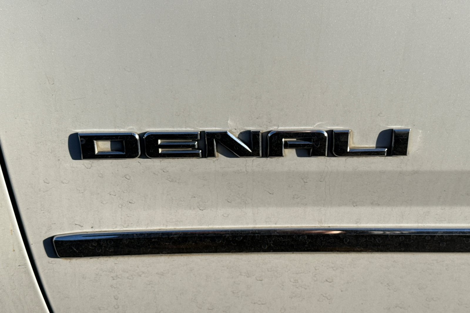 Used 2017 GMC Yukon Denali w/ Open Road Package AWD/4WD image 6