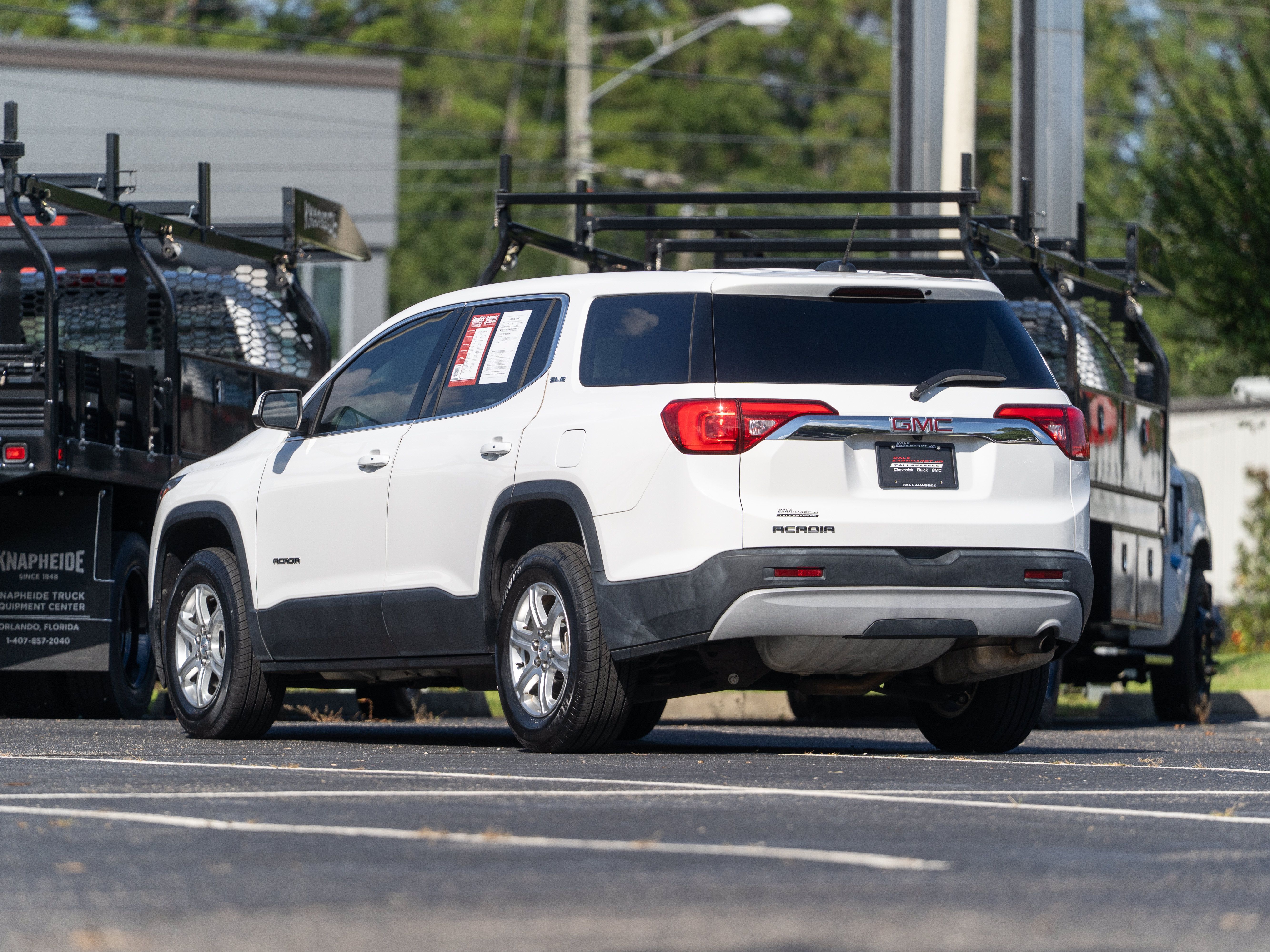 Used 2019 GMC Acadia SLE FWD image 3