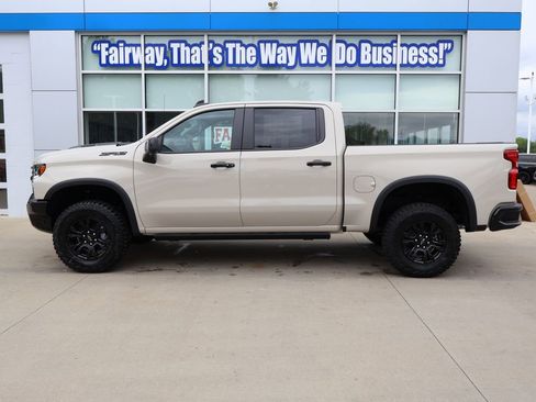 New 2026 Chevrolet Silverado 1500 ZR2 w/ Dark Appearance Package AWD/4WD image 7