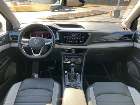 Used 2023 Volkswagen Taos SEL image 33