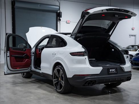 Used 2023 Porsche Cayenne Platinum Edition AWD/4WD image 41