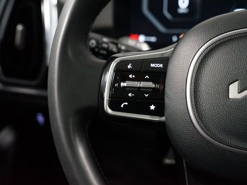 Used 2025 Kia Sorento SX image 14