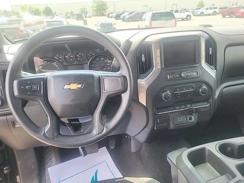 Used 2020 Chevrolet Silverado 1500 Custom w/ Custom Value Package AWD/4WD image 3