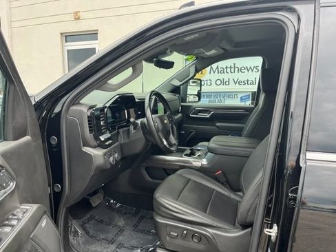 Used 2024 Chevrolet Silverado 3500 LTZ w/ LTZ Premium Package AWD/4WD image 9