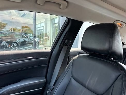 Used 2018 Chrysler 300 Touring L AWD/4WD image 5