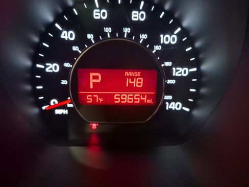 Used 2016 Kia Soul + FWD image 19