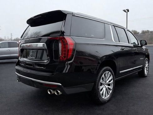 Used 2023 GMC Yukon XL Denali image 9