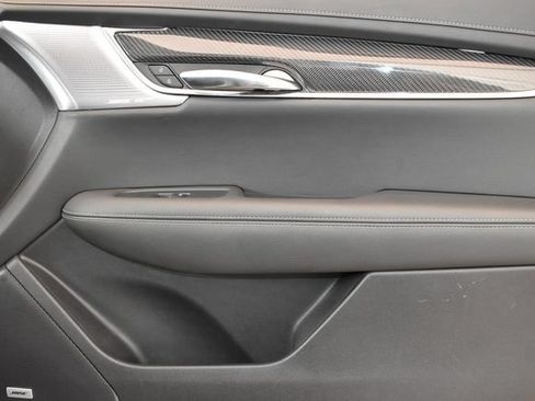 Used 2024 Cadillac XT6 Sport w/ Technology Package AWD/4WD image 11