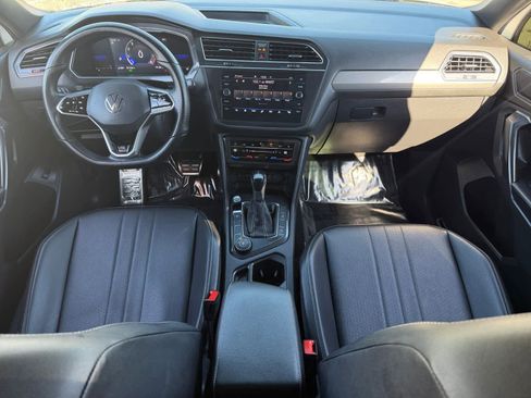 Used 2022 Volkswagen Tiguan SE R-Line image 12