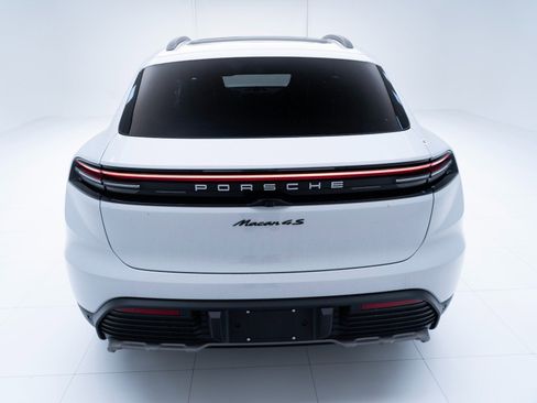 New 2025 Porsche Macan 4S Electric image 10