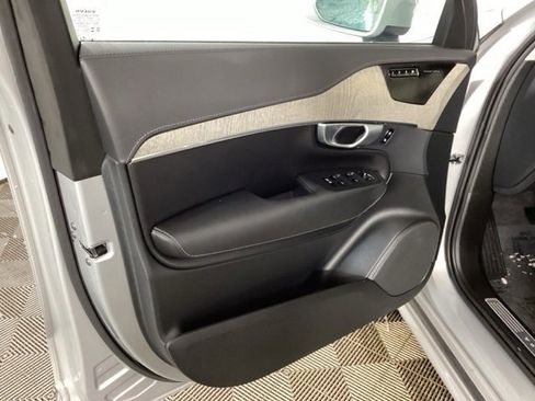 Certified 2024 Volvo XC90 B6 Ultimate w/ Protection Package Premier image 17