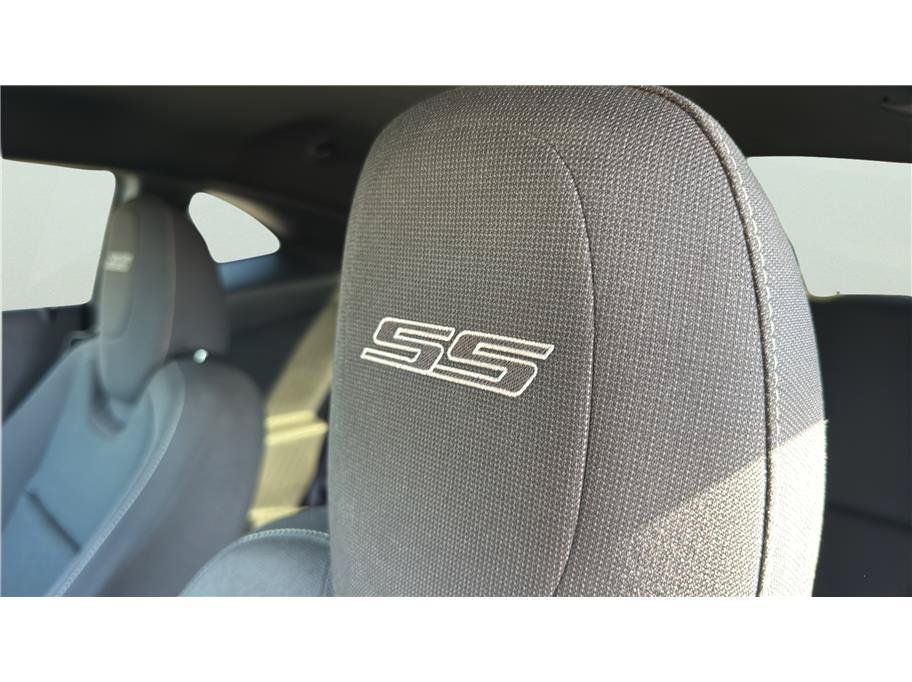 Used 2015 Chevrolet Camaro SS w/ RS Package RWD image 18