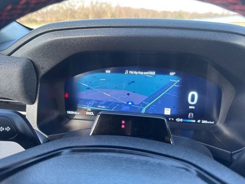 Used 2025 Ford Explorer ST-Line w/ ST-Line Street Pack image 18