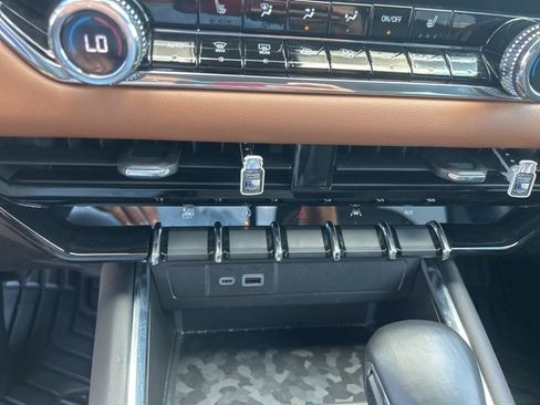 Used 2024 GMC Canyon AT4 w/ Technology Package image 25