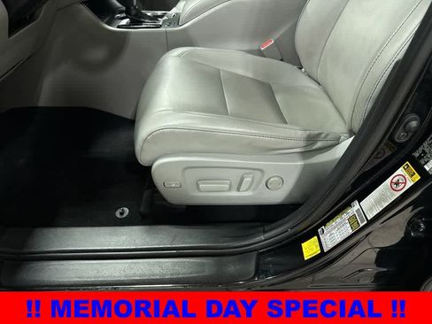 Used 2019 Toyota Highlander XLE w/ Protection Package #3 AWD/4WD image 25