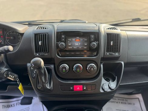 Used 2019 RAM ProMaster 2500 w/ Interior Convenience Group FWD image 16