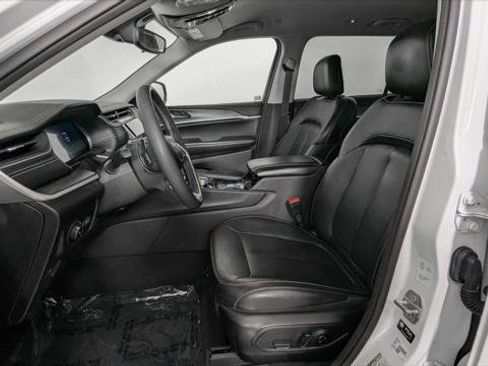 Used 2023 Jeep Grand Cherokee L Limited w/ Black Appearance Package RWD image 14