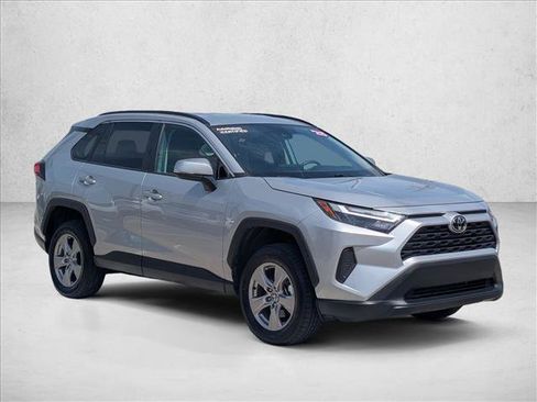 Used 2025 Toyota RAV4 XLE AWD/4WD image 3