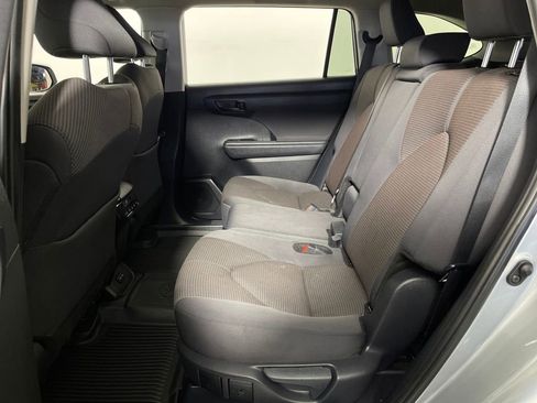 Certified 2025 Toyota Highlander LE image 13