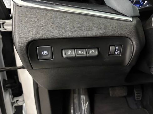 Used 2022 Buick Enclave Premium image 26