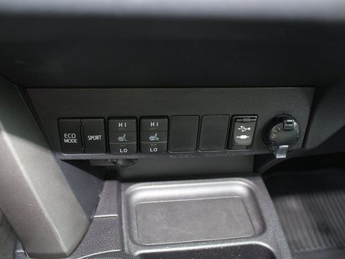 Used 2016 Toyota RAV4 SE w/ Advanced Technology Package AWD/4WD image 13