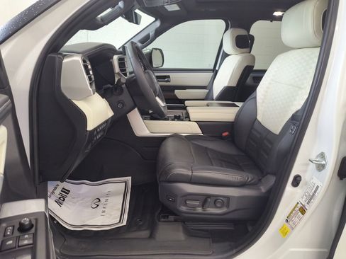 Used 2024 Toyota Sequoia Capstone AWD/4WD image 9