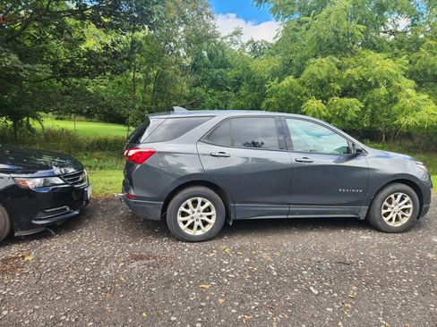 Used 2019 Chevrolet Equinox LS w/ LS Convenience Package image 8