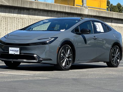 Used 2024 Toyota Prius Limited w/ Limited Premium Package AWD/4WD image 9