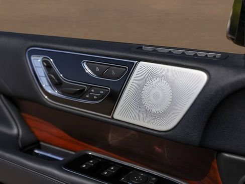 Used 2022 Lincoln Navigator L Reserve AWD/4WD image 20