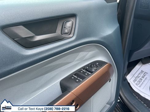 Used 2022 Ford Maverick Lariat w/ Lariat Luxury Package image 18