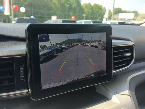 Used 2024 Ford Explorer XLT w/ Equipment Group 202A RWD image 15