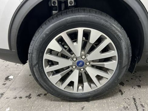 Used 2020 Ford Escape Titanium AWD/4WD image 34