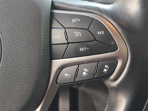 Certified 2020 Jeep Grand Cherokee Overland image 25