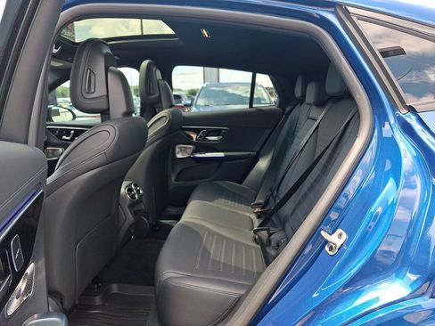 Used 2025 Mercedes-Benz GLC 300 4MATIC image 10