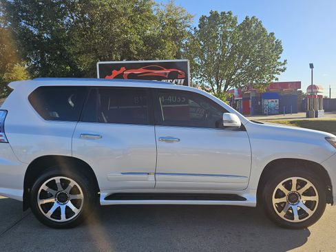 Used 2014 Lexus GX 460 w/ Premium Package AWD/4WD image 7