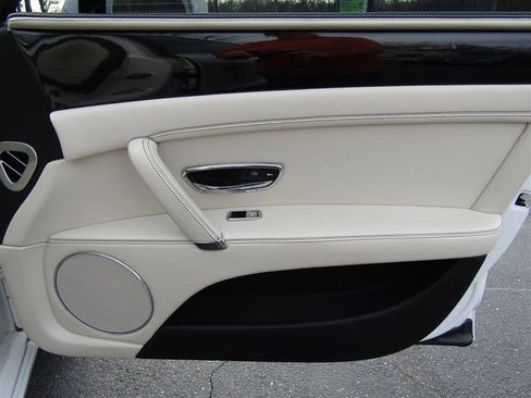 Used 2017 Bentley Flying Spur V8 image 38