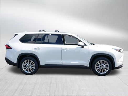 Certified 2024 Toyota Grand Highlander AWD image 8