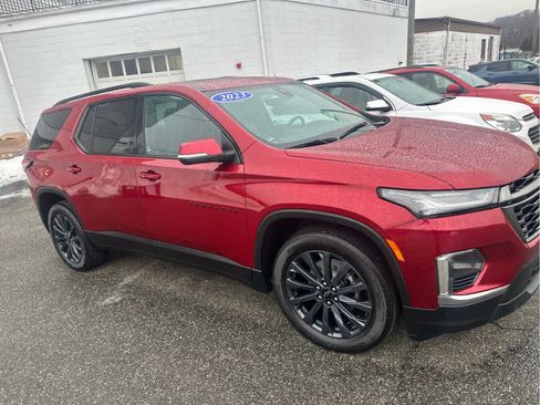 Used 2023 Chevrolet Traverse RS image 6