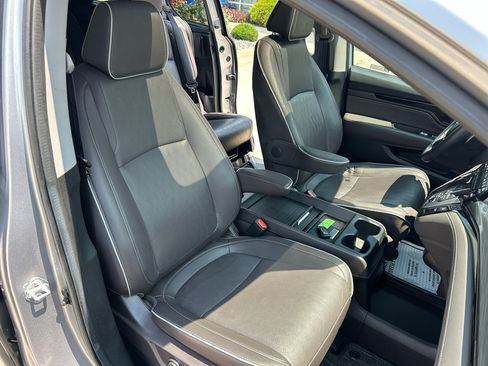 Used 2023 Honda Odyssey Elite image 12