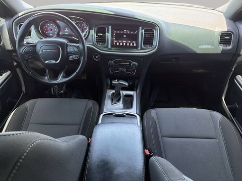 Used 2020 Dodge Charger SXT RWD image 12