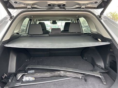 Used 2024 Toyota RAV4 XLE w/ Convenience Package image 9