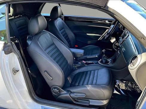 Used 2014 Volkswagen Beetle R-Line image 28