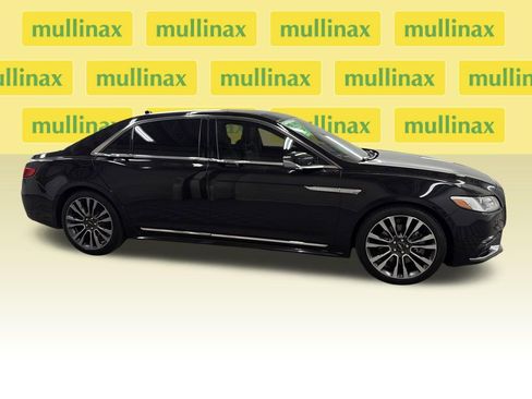 Used 2019 Lincoln Continental Select w/ Continental Climate Package FWD image 2