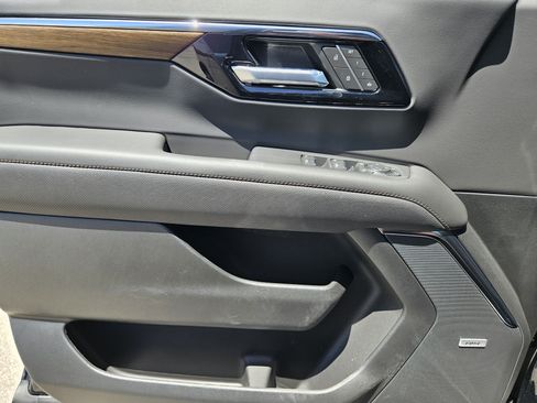 New 2026 Chevrolet Suburban High Country AWD/4WD image 16