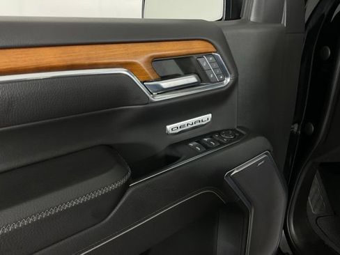 Used 2022 GMC Sierra 1500 Denali AWD/4WD image 32