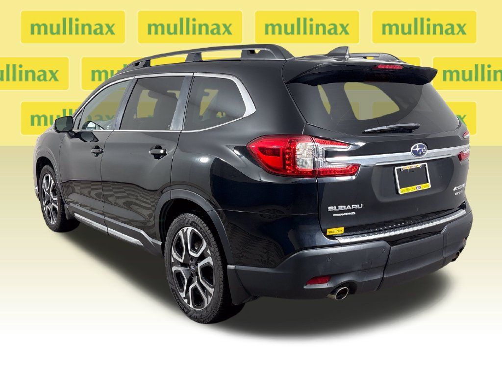 Used 2023 Subaru Ascent Limited w/ Technology Package AWD/4WD image 9