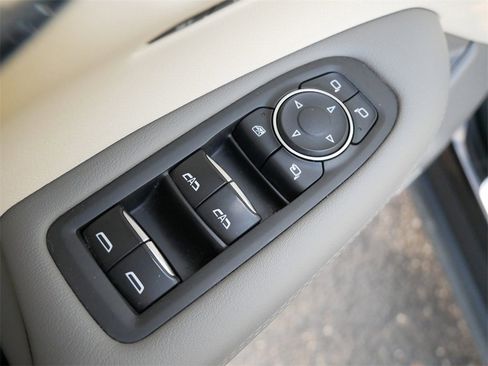 Used 2022 Cadillac XT6 Premium Luxury image 13