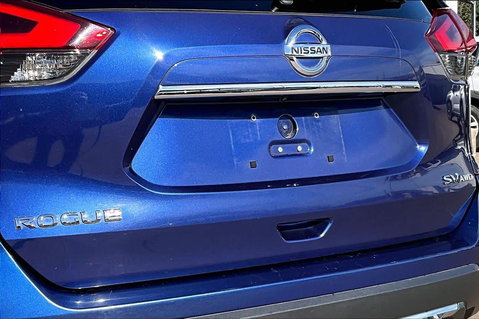Used 2017 Nissan Rogue SV AWD/4WD image 25